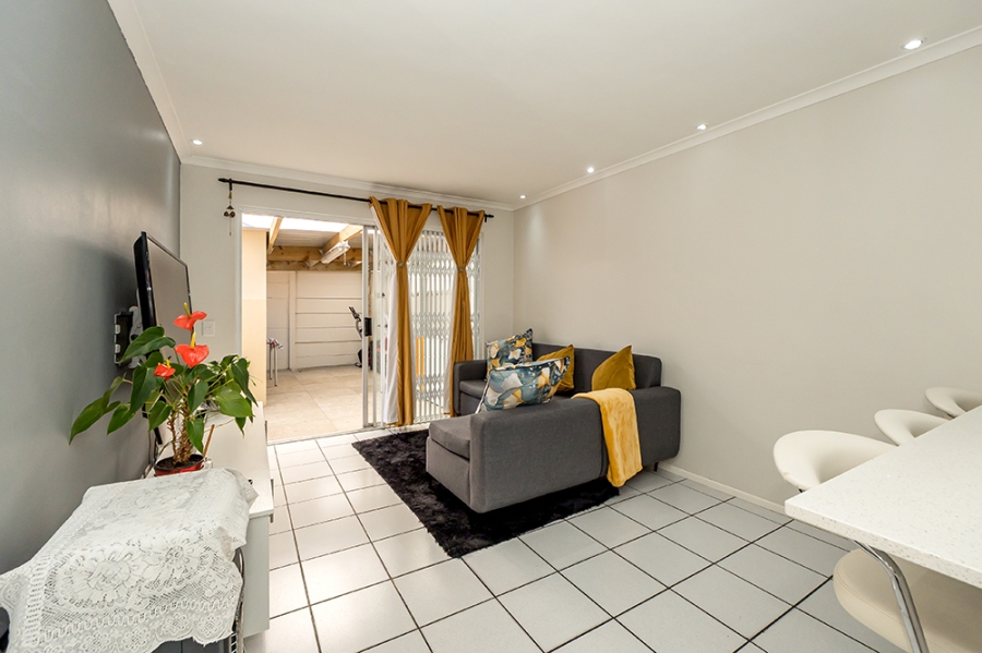 2 Bedroom Property for Sale in Thornton Western Cape